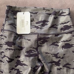 Zyia Silver Camo Supreme Hi-rise 7/8 24”